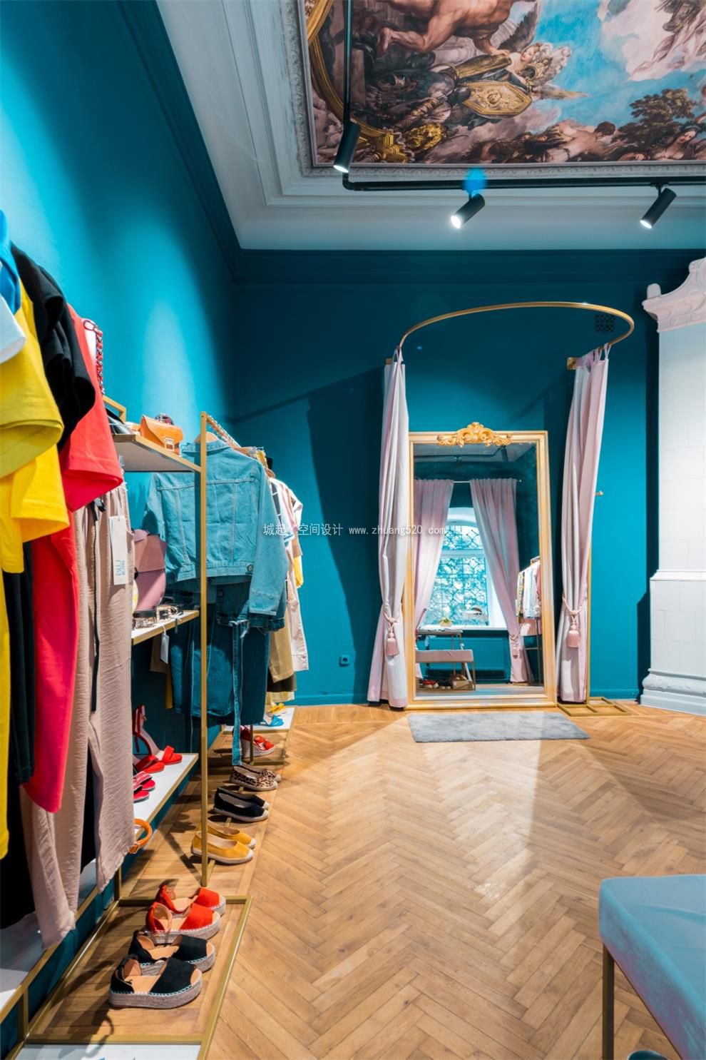 品牌折扣女裝店裝修風格有哪些？