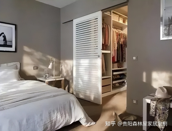 新房裝修，小戶型衣帽間怎么設(shè)計(jì)？教你4招輕松搞定